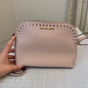 Michael Kors Crossbody!💗